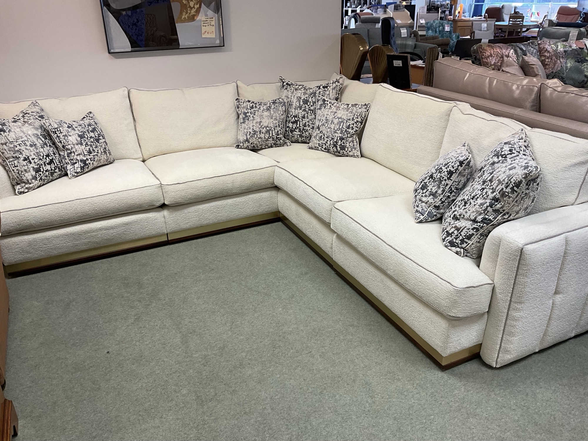 Corner Sofa 290cm x 290cm, Includes Scatter Cushions