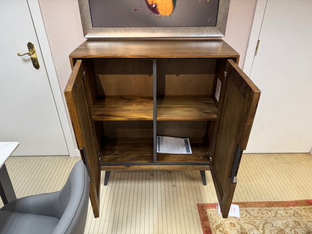 Hackney Highboard