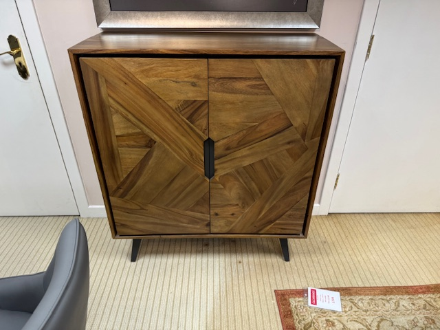 Hackney Highboard