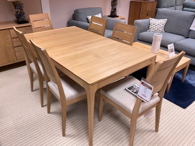 Ercol Furniture Ercol Romana Medium Ext.Dining Table & 6 Chairs.